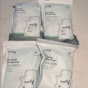 Motif Breastmilk Storage Bags 4 bags - 400 bags